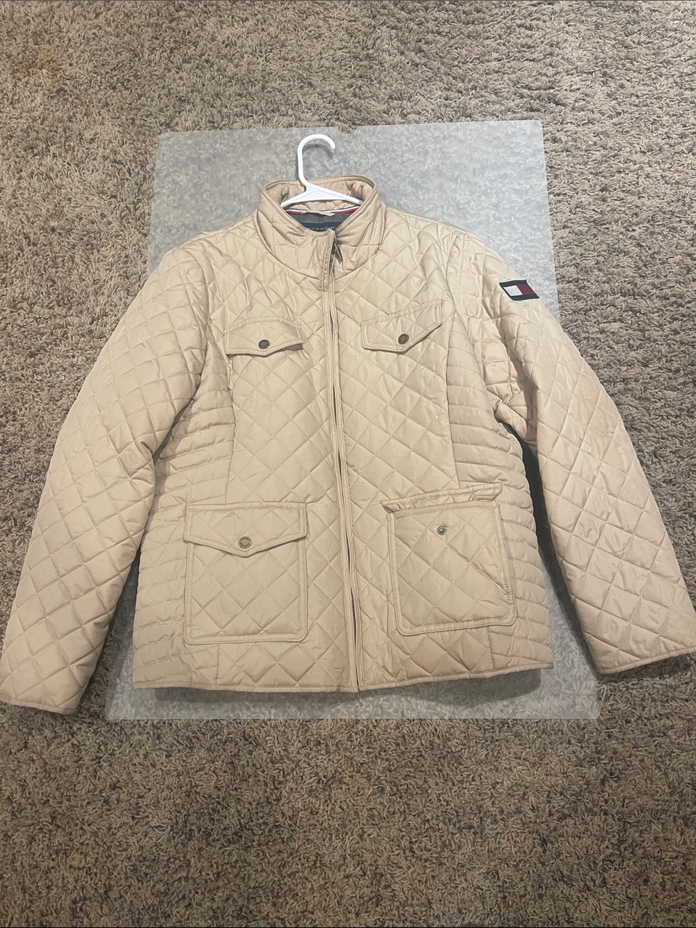 Tommy Hilfiger Quilted Beige/Tan Puffer Jacket - women’s